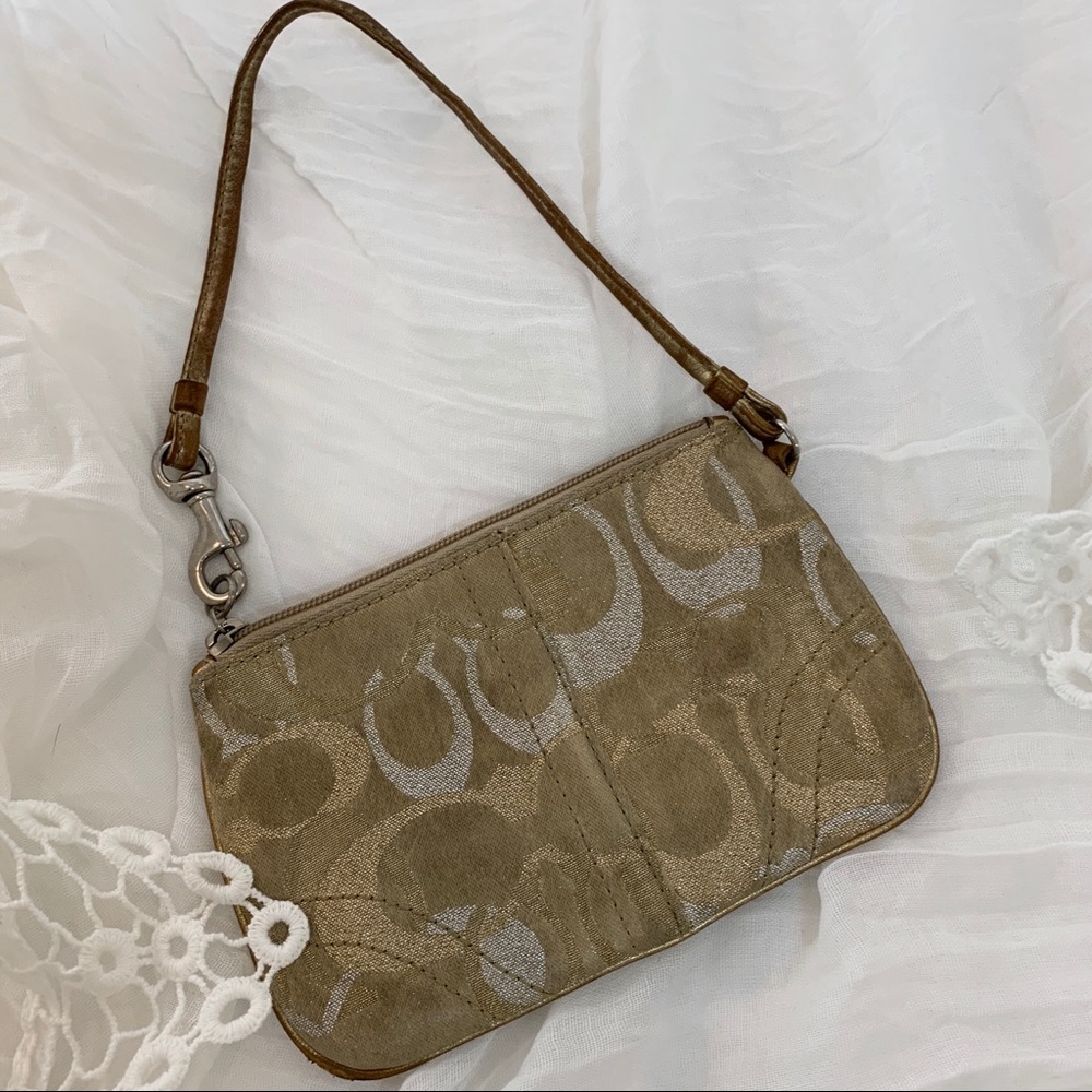 COACH GOLDEN TAN WRISTLET - Picture 5 of 15